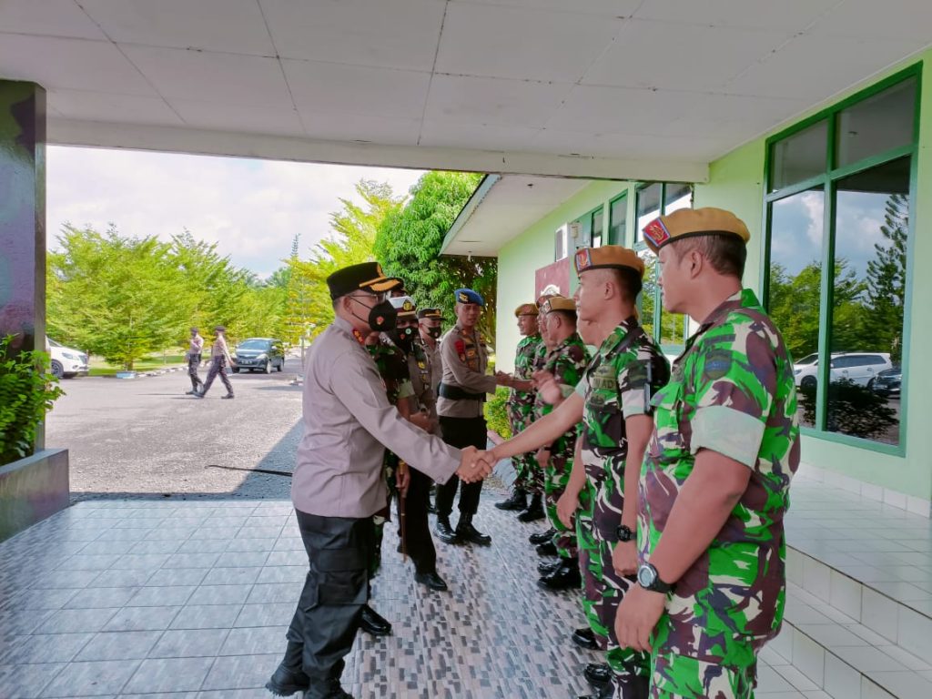 Foto kunjungan Kapolres Dumai AKBP Nurhadi Ismanto, S.H, S.I.K dengan dengan Dan Den Arhanud Rudal 004/Dumai Mayor (Arh) Risna Guntar Perdana, S.I.P.