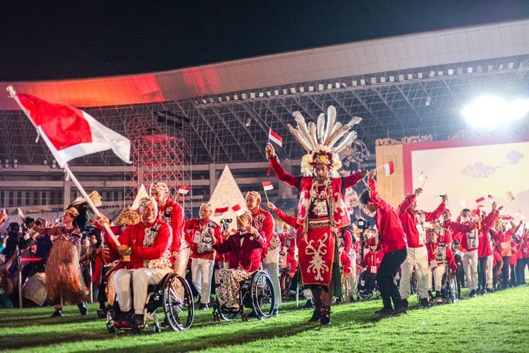 Foto Kontingen Indonesia pada ajang ASEAN Para Games 2022 di Solo. Tim Merah Putih mengirim 324 atlet. Indonesia kini menjadi juara umum ASEAN Para Games 2022.(Dok: KOMPAS.com)