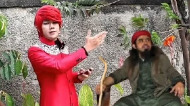 Foto Pesulap Merah dan Gus Syamsudin. (Dok: suara.com)