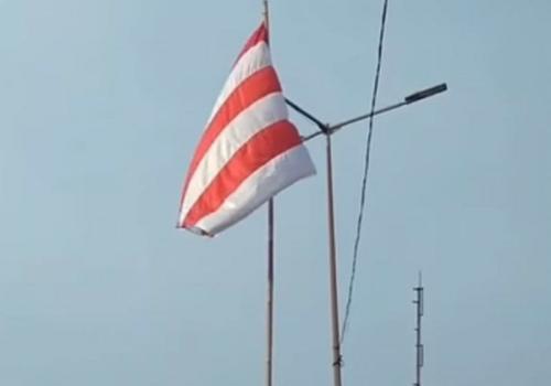 Foto Bendera selang-seling yang viral di medsos (Foto: Instagram)