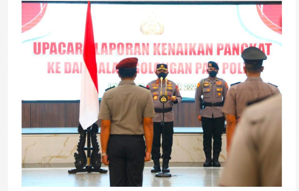 Foto Kapolri Jenderal Listyo Sigit Prabowo pimpin upacara laporan kenaikan pangkat Perwira Tinggi Polri.