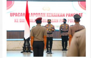 Foto Kapolri Jenderal Listyo Sigit Prabowo pimpin upacara laporan kenaikan pangkat Perwira Tinggi Polri.