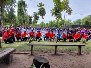 Foto pejabat PT KPI RU Dumai bersama para pelajar undangan dalam peringatan World Habitat Day.