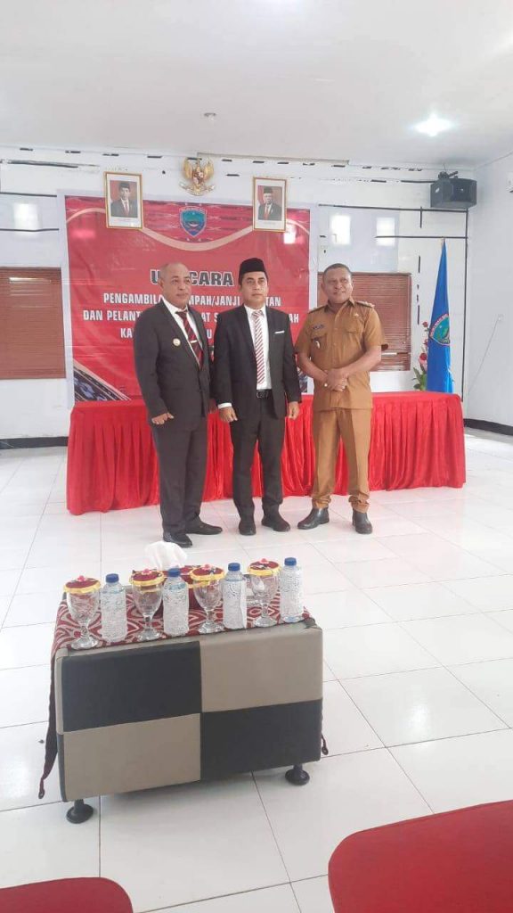 Foto Obed H.Y. Kuara, Penjabat Sekretaris Daerah didampingi Bupati dan Wakil Bupati Kabupaten Maluku Barat Daya.