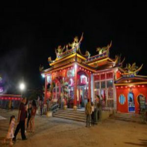 Foto tampak dari depan Klenteng Hock Liong Kiong Dumai.