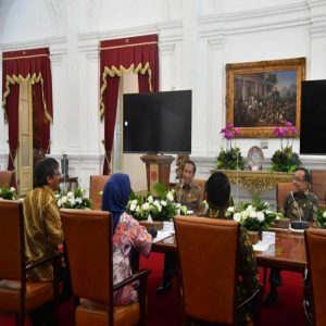 Foto Presiden Joko Widodo saat menerima kedatangan anggota Dewan Pers periode 2022-2025 di Istana Merdeka Jakarta.