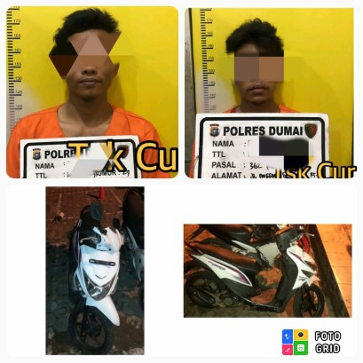 Foto dua orang pelaku pencurian sepeda motor beserta barang bukti.