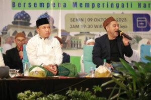 Foto : Wabup Siak H. Husni Merza, B.B.A., M.M. dan Ustad sayyid Zulfikar.