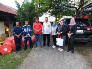 Foto : Ombudsman Republik Indonesia Provinsi Kepulauan Riau (Kepri), Dr. Lagat Siadari beserta jajaran melakukan kunjungan inspeksi mendadak (sidak) ke gardu Pembangkit Listrik Tenaga Diesel (PLTD) – PLN Tarempa.