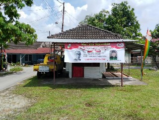 Foto : Lapangan fasum Perum Bakti Permai, lokasi tempat pemilihan Ketua RW 004 Kelurahan Bandar Raya.