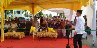 Foto : Bupati Rokan Hilir Afrizal, S.IP., M.Si saat memberikan kata sambutan pada pembukaan Pasar Ramadhan 1445 H Di Jalan Mawar.