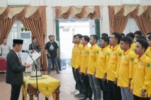 Foto : Bupati Rohil Afrizal Sintong S.Ip, M.Si melantik Pengurus Hipemarohi Pekanbaru Masa Juang 2023-2025.
