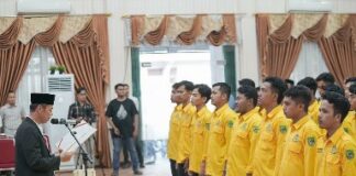 Foto : Bupati Rohil Afrizal Sintong S.Ip, M.Si melantik Pengurus Hipemarohi Pekanbaru Masa Juang 2023-2025.