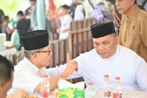 Foto : Ferdiansyah, S.E Ketua DPD II Partai Golkar Kota Dumai yang juga terpilih sebagai Anggota DPRD Kota Dumai periode 2024 - 2029 bersama Zulkifli AS mantan Walikota Dumai.
