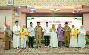 Foto : Bupati Rokan Hilir (Rohil) Afrizal Sintong, S.Ip., MS.i membuka bimbingan Manasik haji tingkat Kabupaten.