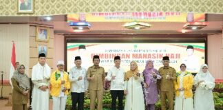 Foto : Bupati Rokan Hilir (Rohil) Afrizal Sintong, S.Ip., MS.i membuka bimbingan Manasik haji tingkat Kabupaten.