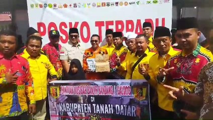 Foto : Pengurus IKTD,IKMR, IPMR, GETTAR bersama Bupati Tanah Datar Eka Putra, S.E., M.M dan Ketua DPRD Tanah Datar H Roni Mulyadi DT Bungsu, S.E.