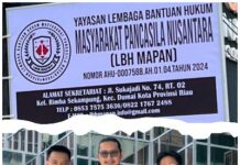 Foto : Direktur LBH MAPAN Eko Saputra, S.H., M.H., CPL (tengah) bersama pengurus.