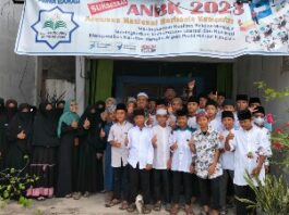 Foto : Peserta Didik di Homeschooling HSPE Kota Dumai bersama Pendidik.