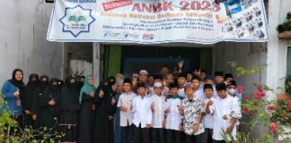 Foto : Peserta Didik di Homeschooling HSPE Kota Dumai bersama Pendidik.