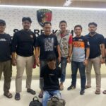 Foto : Jajaran Polres Bengkalis bersama pelaku terduga tindak pidana melarikan anak di bawah umur.