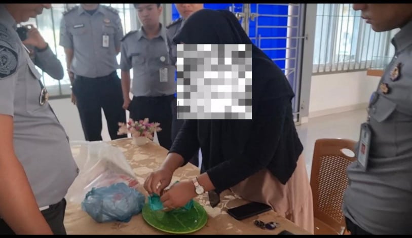 Foto : Terduga oknum mahasiswa yang selundupkan shabu ke Lapas.