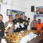 Foto : Tim gabungan bersama terduga pelaku dan barang bukti.