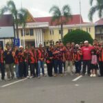 Foto : Pengurus PAC Pemuda Pancasila Dumai Kota bersama Pengurus Ranting dalam kegiatan berbagi takjil.