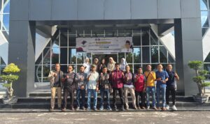 Foto : Para peserta rapat perdana penyusunan struktur Kepengurusan IKA Alumni Polbeng.
