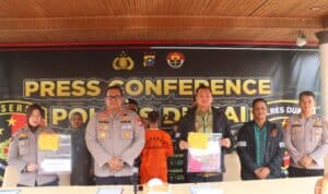 Foto : Konferensi Pers Kapolres Dumai terkait kasus persetubuhan anak di bawah umur.