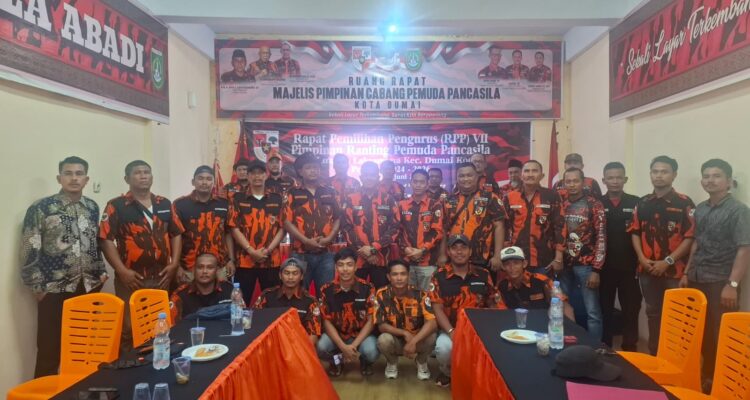 Foto : Pengurus PAC Pemuda Pancasila Dumai Kota bersama Pengurus Ranting.