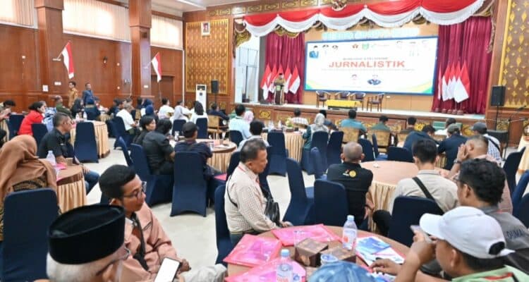 Foto : Suasana kegiatan Workshop dan Pelatihan Jurnalistik yang diadakan oleh PWI Dumai, untuk wartawan.