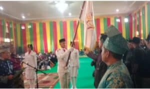 Foto : Ketua Dewan Petinggi KMBD Zulkifli AS saat melantik Pengurus KMBD masa bakti 2025-2030.