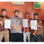 IMG_20251225_074135 Foto : Ketua PAC Pemuda Pancasila Dumai Kota Asnur Memori (tengah) bersama 5 Ketua Pimpinan Ranting se-Kecamatan Dumai Kota.