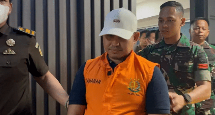 whatsapp-image-2025-12-09-at-211836-2607669150_(1) Foto : Pengacara Zulkifli.