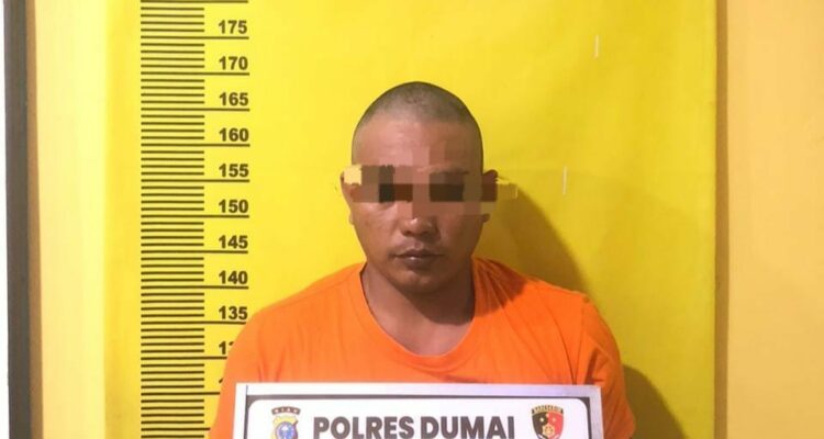 IMG_20260106_151258 Pria yang diamankan Polisi dalam kasus pencurian dengan pemberatan terhadap fasilitas umum.